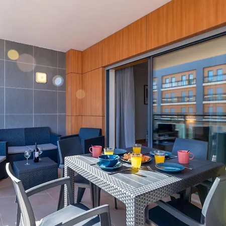 Elegant 2 Bdr Flat W/ Rooftop Pool By Lovelystay * Olhão