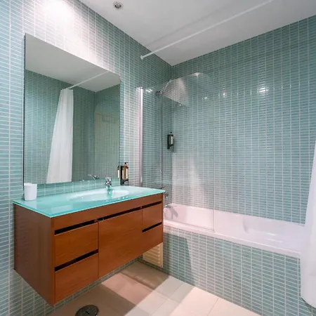 Elegant 2 Bdr Flat W/ Rooftop Pool By Lovelystay * Olhão